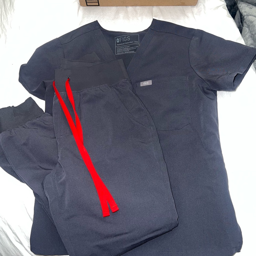 Figs Charcoal gray scrub set (selling 2 of the same set)this price is just for 1